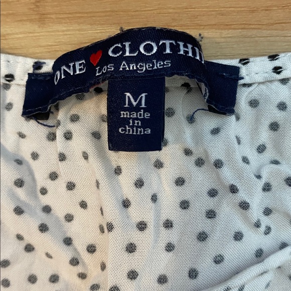 One Clothing polka dot blouse Size M - Picture 2 of 3
